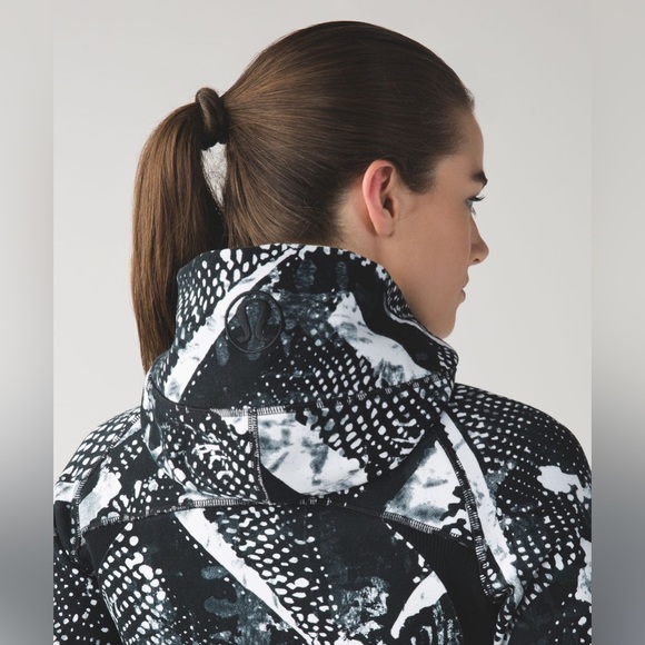 Lululemon Scuba Hoodie III (Static Mist White Black) sz 4 - Picture 4 of 15